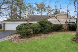 32 Arbor Road, East Hills, NY 11577