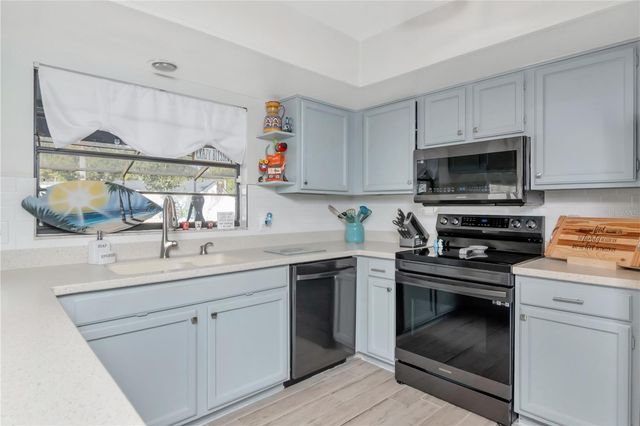 2604 GOLDCREST PLACE, Valrico, FL 33596