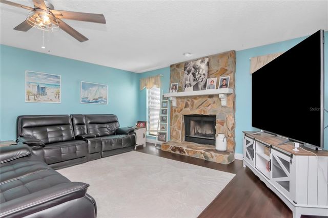 2604 GOLDCREST PLACE, Valrico, FL 33596