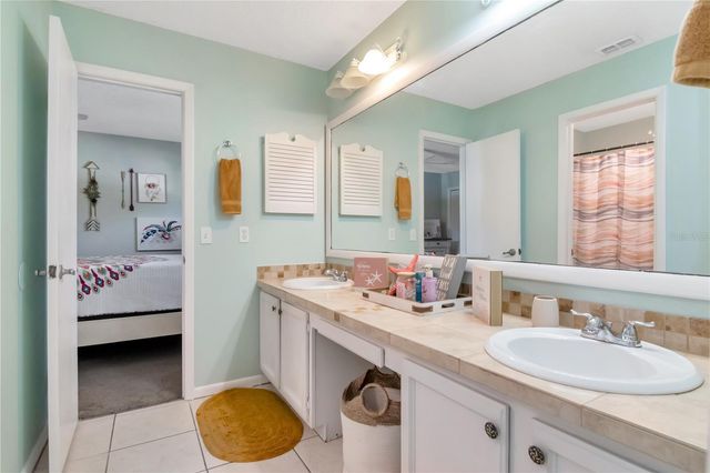 2604 GOLDCREST PLACE, Valrico, FL 33596