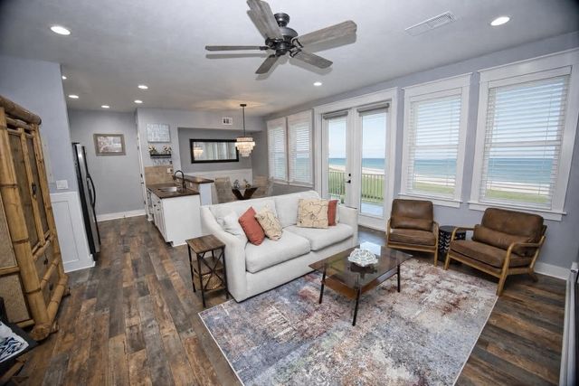 4141 Pointe West Drive 202, Galveston, TX 77554