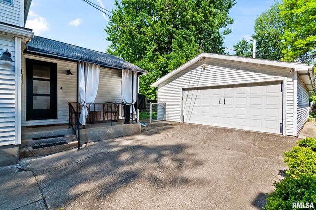 2140 S WALNUT Street, Springfield, IL 62704