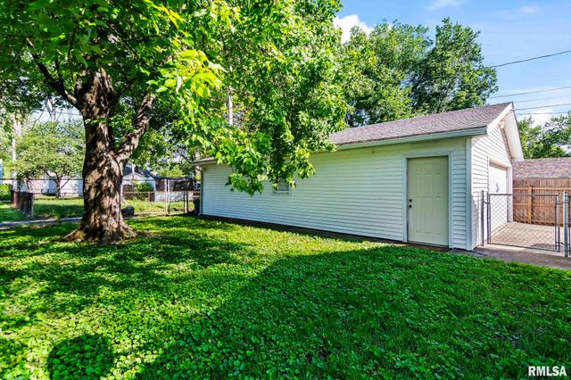 2140 S WALNUT Street, Springfield, IL 62704