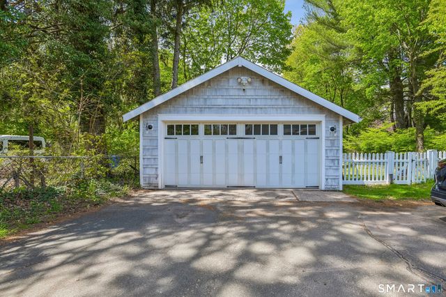 1572 Whitney Avenue, Hamden, CT 06517