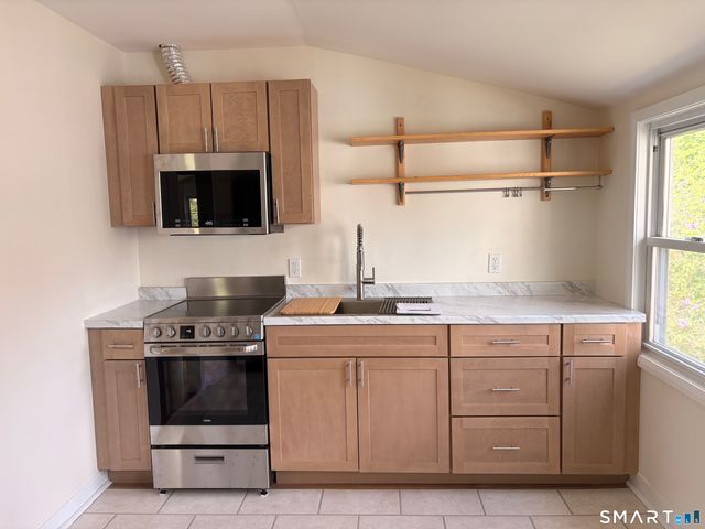 1572 Whitney Avenue, Hamden, CT 06517