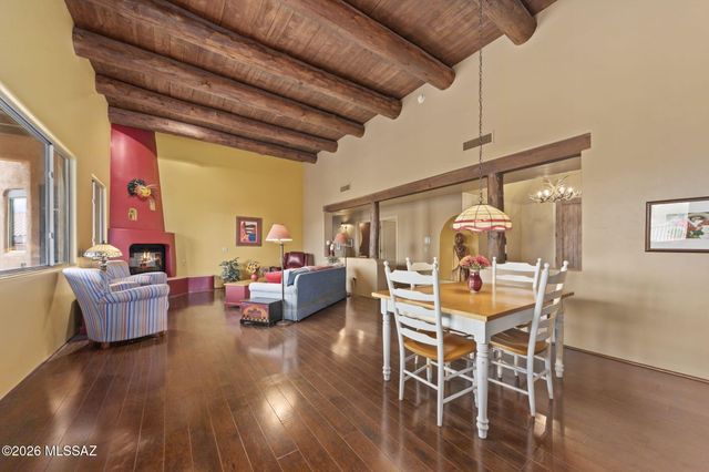 8070 W Crowned Eagle Court, Tucson, AZ 85757