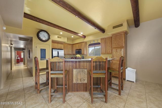 8070 W Crowned Eagle Court, Tucson, AZ 85757