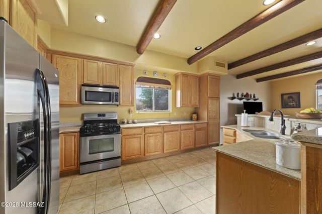 8070 W Crowned Eagle Court, Tucson, AZ 85757