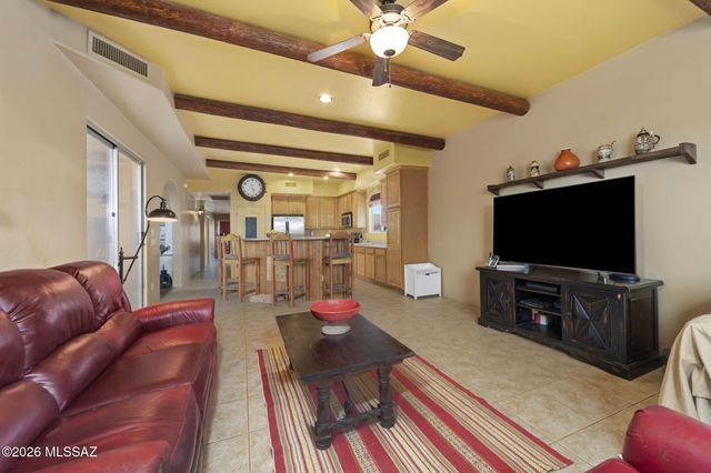 8070 W Crowned Eagle Court, Tucson, AZ 85757