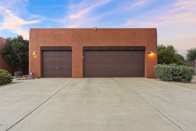 8070 W Crowned Eagle Court, Tucson, AZ 85757