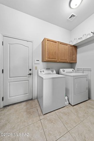 8070 W Crowned Eagle Court, Tucson, AZ 85757