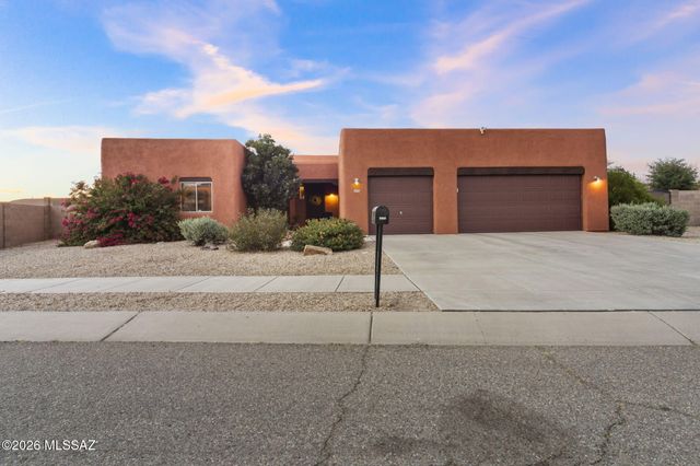 8070 W Crowned Eagle Court, Tucson, AZ 85757