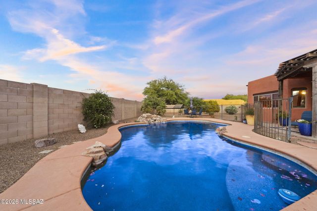 8070 W Crowned Eagle Court, Tucson, AZ 85757