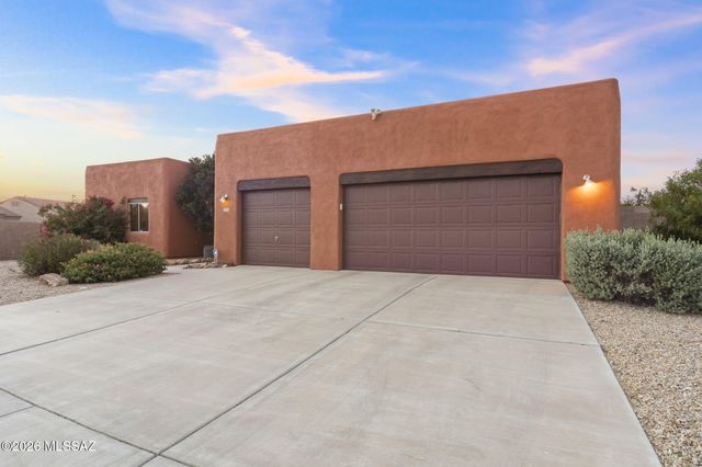 8070 W Crowned Eagle Court, Tucson, AZ 85757