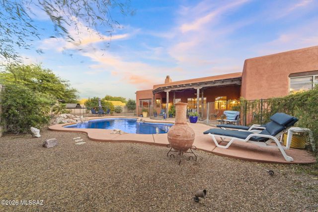 8070 W Crowned Eagle Court, Tucson, AZ 85757