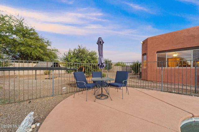 8070 W Crowned Eagle Court, Tucson, AZ 85757