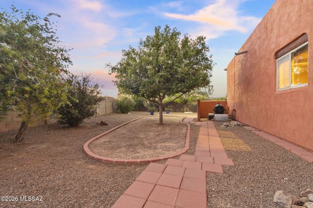 8070 W Crowned Eagle Court, Tucson, AZ 85757