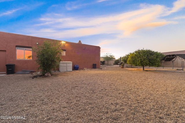 8070 W Crowned Eagle Court, Tucson, AZ 85757