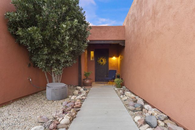 8070 W Crowned Eagle Court, Tucson, AZ 85757