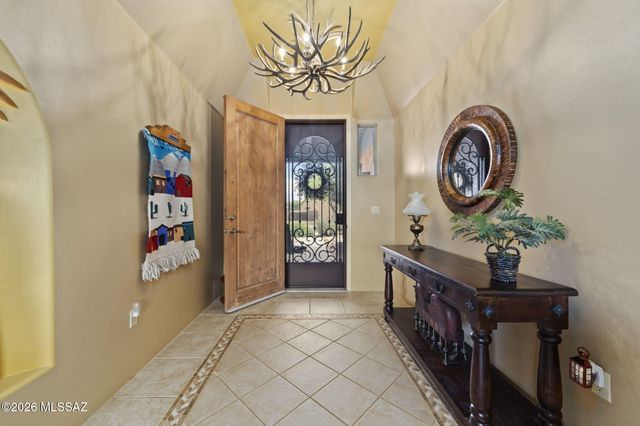 8070 W Crowned Eagle Court, Tucson, AZ 85757