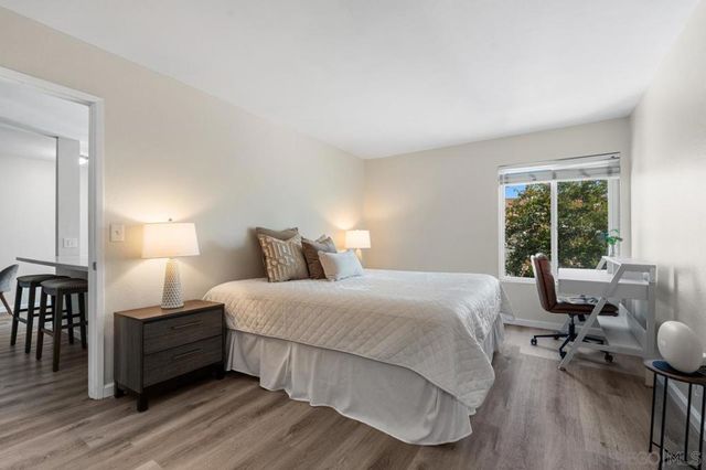 7508 Parkway Dr. 105, La Mesa, CA 91942