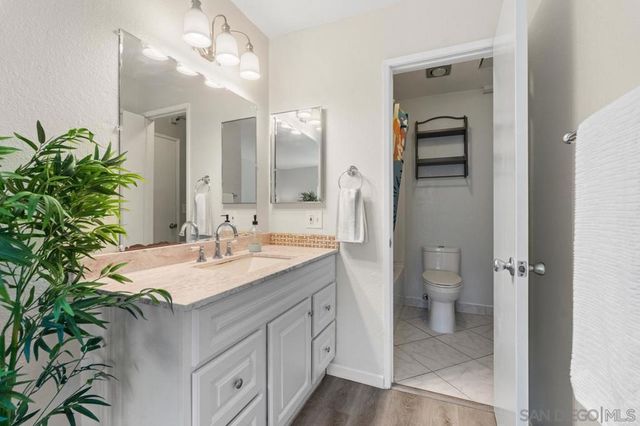 7508 Parkway Dr. 105, La Mesa, CA 91942