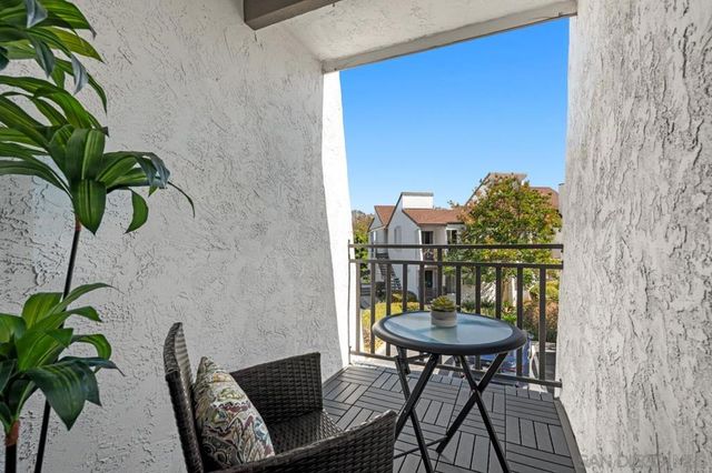 7508 Parkway Dr. 105, La Mesa, CA 91942
