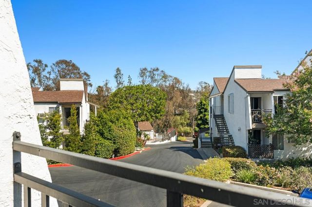 7508 Parkway Dr. 105, La Mesa, CA 91942