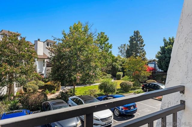7508 Parkway Dr. 105, La Mesa, CA 91942
