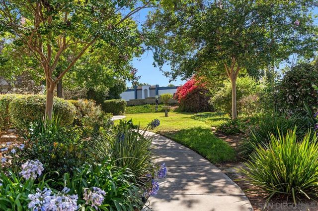 7508 Parkway Dr. 105, La Mesa, CA 91942