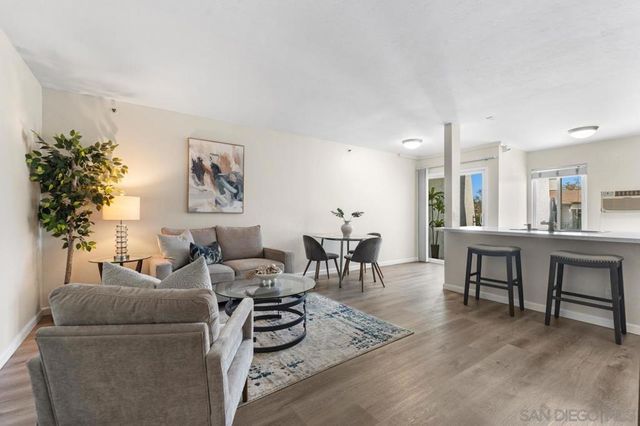 7508 Parkway Dr. 105, La Mesa, CA 91942