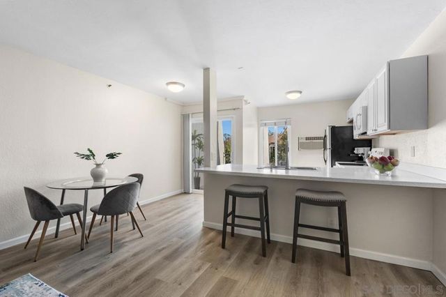 7508 Parkway Dr. 105, La Mesa, CA 91942