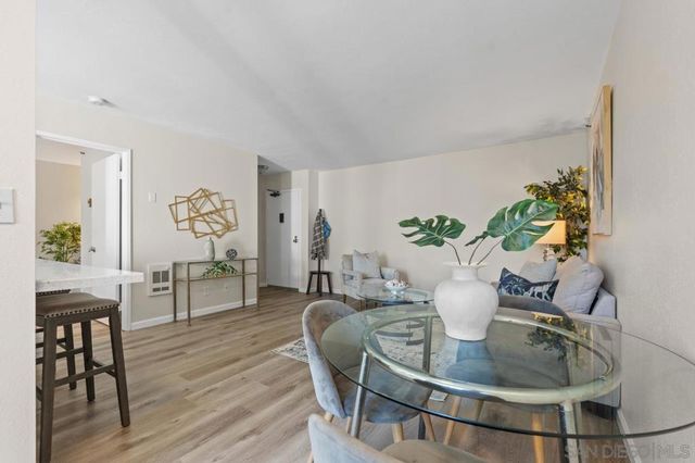 7508 Parkway Dr. 105, La Mesa, CA 91942