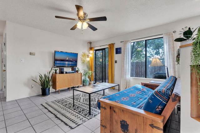 2450 CALLE CONTESSA, Santa Fe, NM 87505