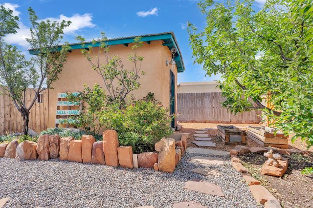 2450 CALLE CONTESSA, Santa Fe, NM 87505