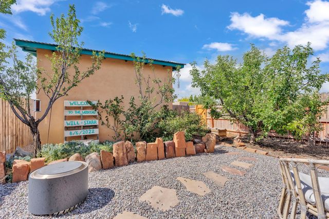 2450 CALLE CONTESSA, Santa Fe, NM 87505