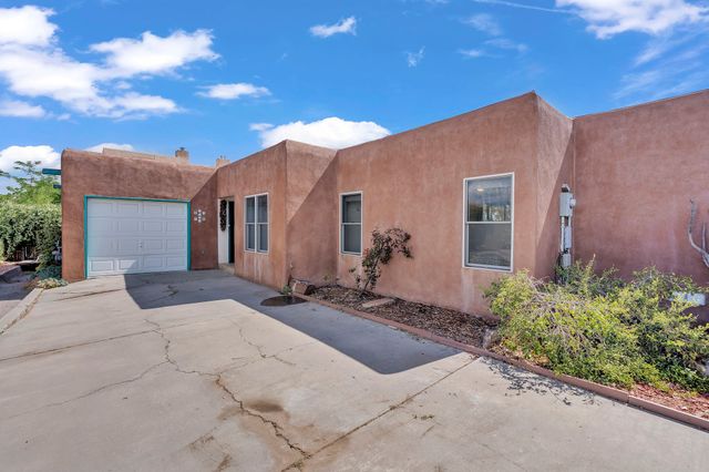 2450 CALLE CONTESSA, Santa Fe, NM 87505
