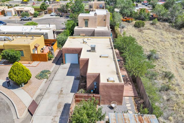 2450 CALLE CONTESSA, Santa Fe, NM 87505