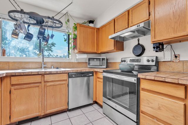 2450 CALLE CONTESSA, Santa Fe, NM 87505