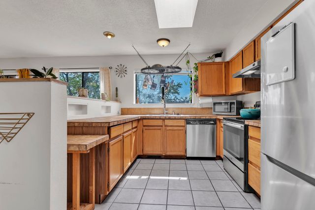 2450 CALLE CONTESSA, Santa Fe, NM 87505