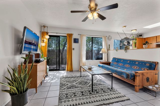 2450 CALLE CONTESSA, Santa Fe, NM 87505