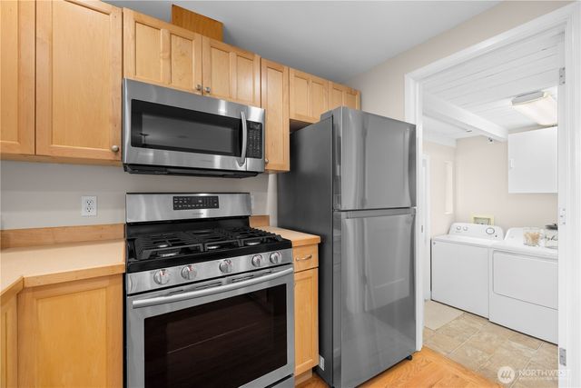 16424 NE 40th Street, Redmond, WA 98052