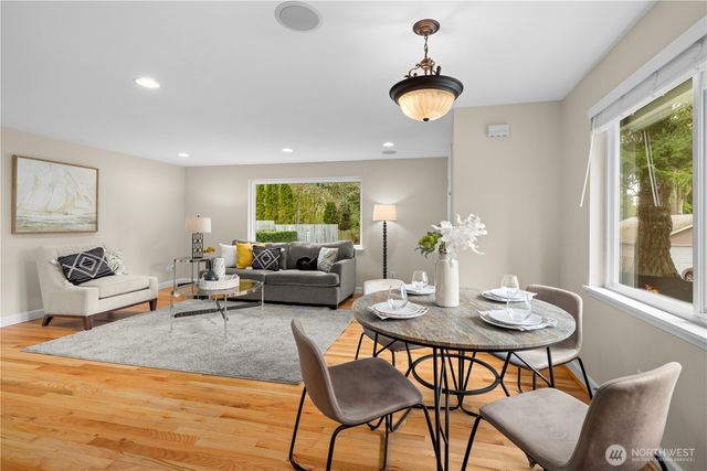 16424 NE 40th Street, Redmond, WA 98052