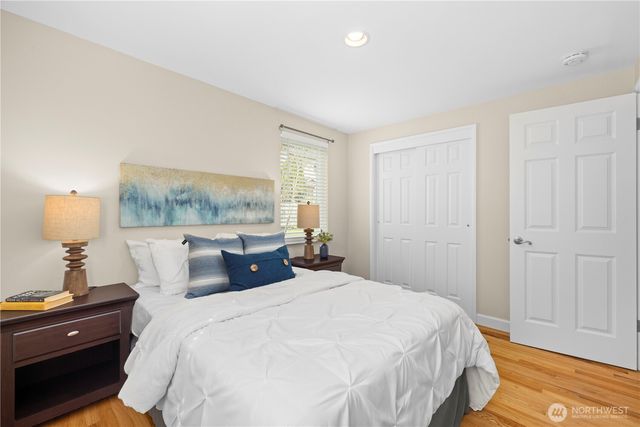 16424 NE 40th Street, Redmond, WA 98052