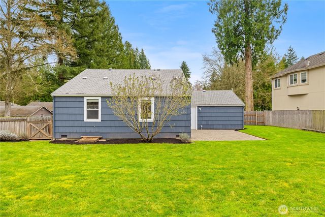 16424 NE 40th Street, Redmond, WA 98052