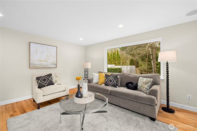 16424 NE 40th Street, Redmond, WA 98052