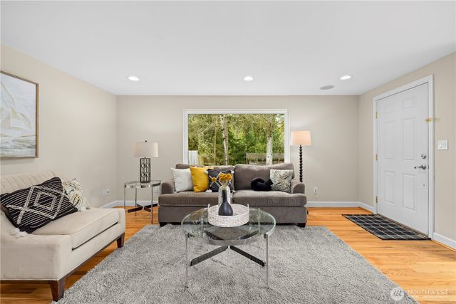 16424 NE 40th Street, Redmond, WA 98052