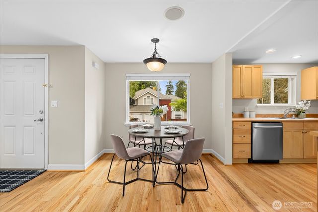 16424 NE 40th Street, Redmond, WA 98052