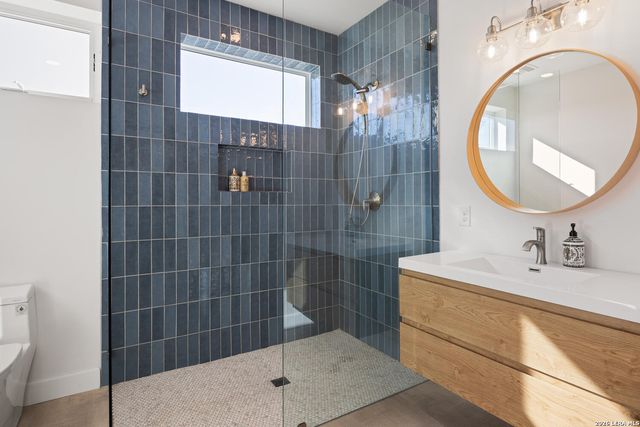 925 Clearwater Canyon, Bandera, TX 78003