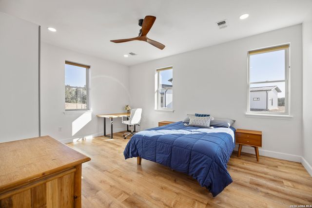 925 Clearwater Canyon, Bandera, TX 78003